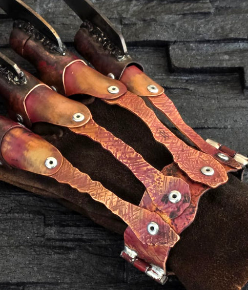 Nightmare on Elm Street - Remake 2010: Freddy Krueger Handschuh, Fertig-Modell von SPACEart