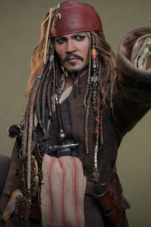 Pirates of the Caribbean - Dead Men Tell No Tales: Jack Sparrow, 1/6 Figur von Hot Toys