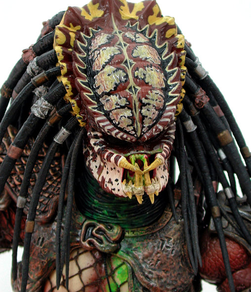 Predator 2: City Hunter Predator - Battle Damaged, 1/6 Figur von Hot Toys