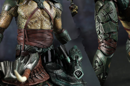 Predators: Tracker Predator mit Hunde-Alien, 1/6 Figur von Hot Toys