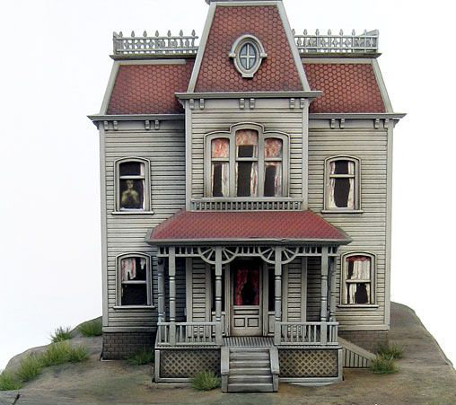Psycho: The Bates Mansion, Modell-Bausatz von Polar Lights