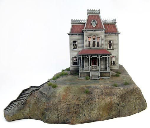 Psycho: The Bates Mansion, Modell-Bausatz von Polar Lights