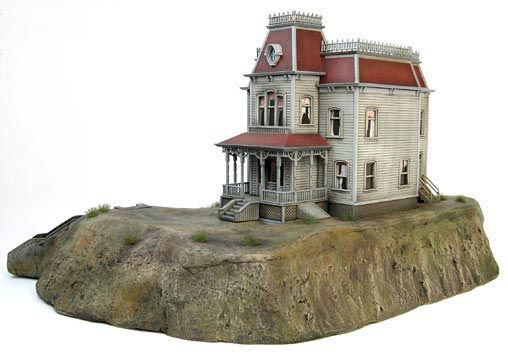 Psycho: The Bates Mansion, Modell-Bausatz von Polar Lights