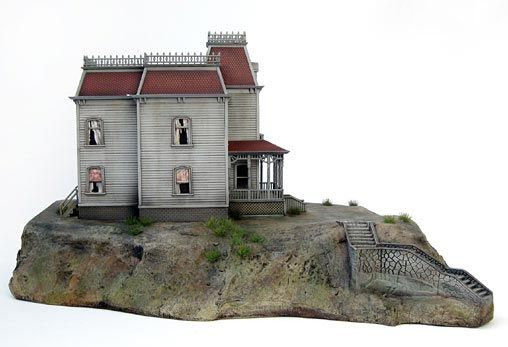 Psycho: The Bates Mansion, Modell-Bausatz von Polar Lights