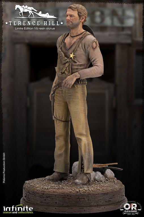 Die rechte und die linke Hand des Teufels: Terence Hill, Statue von Infinite Statue