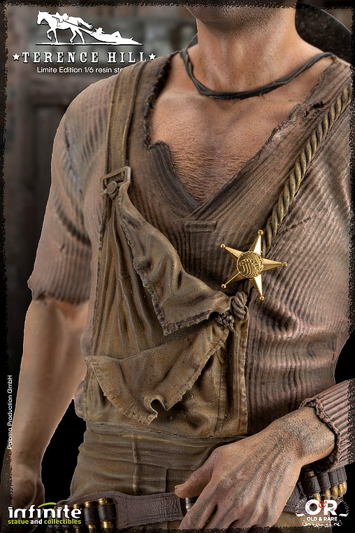 Die rechte und die linke Hand des Teufels: Terence Hill, Statue von Infinite Statue