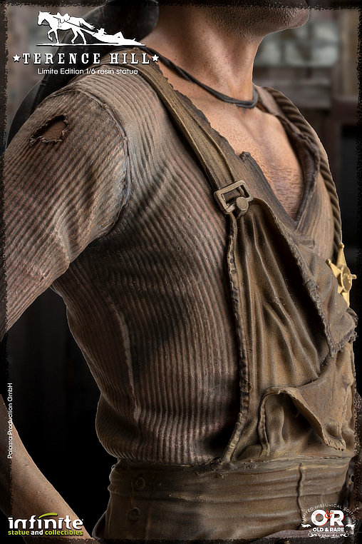 Die rechte und die linke Hand des Teufels: Terence Hill, Statue von Infinite Statue