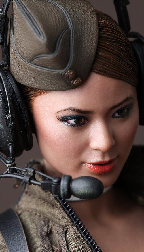 Sucker Punch: Amber, 1/6 Figur von Hot Toys