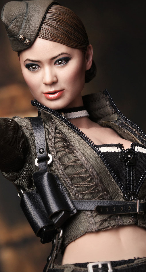 Sucker Punch: Amber, 1/6 Figur von Hot Toys
