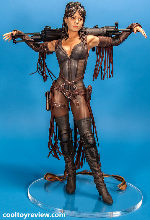 Sucker Punch: Blondie, Statue von Gentle Giant