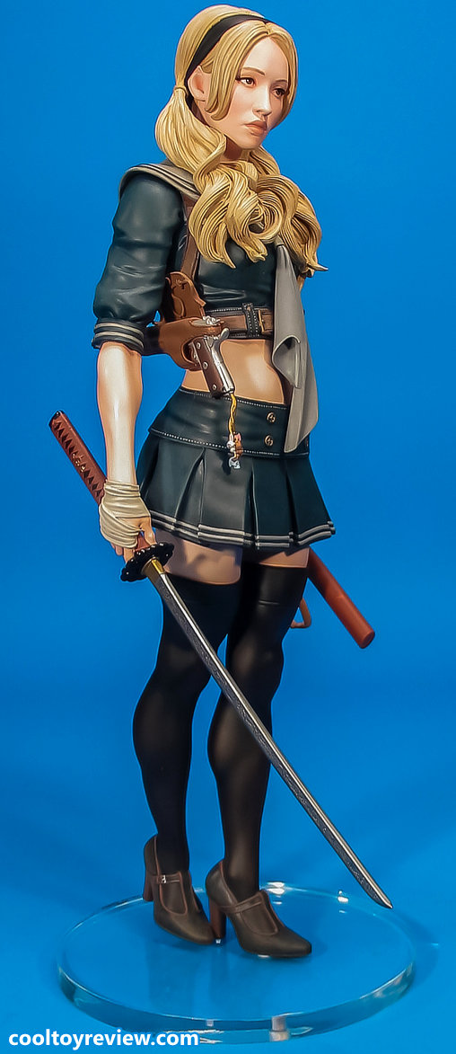 Sucker Punch: Baby Doll, Statue von Gentle Giant