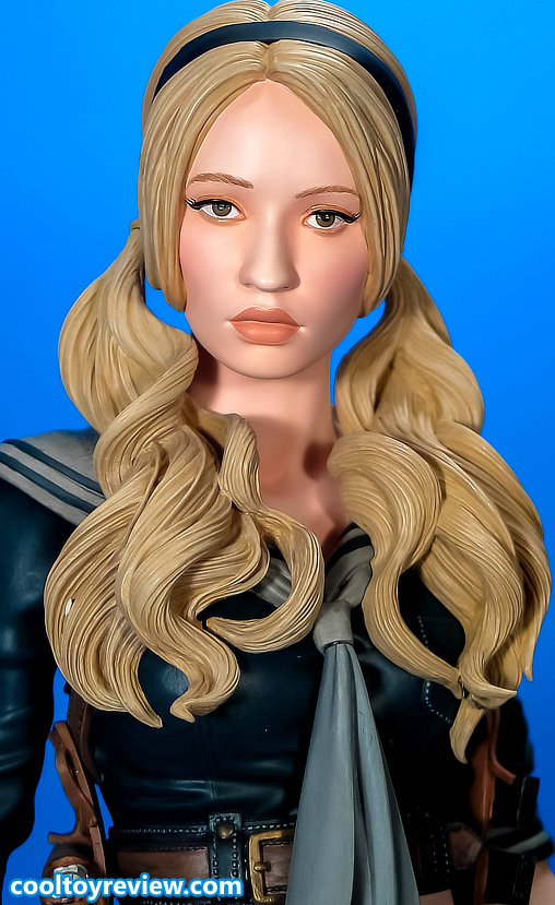 Sucker Punch: Baby Doll, Statue von Gentle Giant