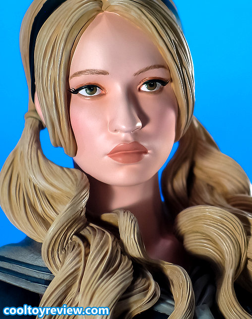 Sucker Punch: Baby Doll, Statue von Gentle Giant