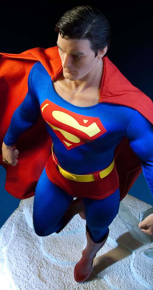 Superman: Superman - Cinemaquette, Statue von Toynami
