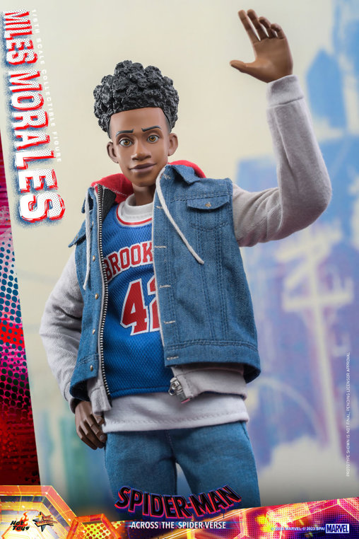 Spider-Man - Across the Spider-Verse: Miles Morales, 1/6 Figur von Hot Toys