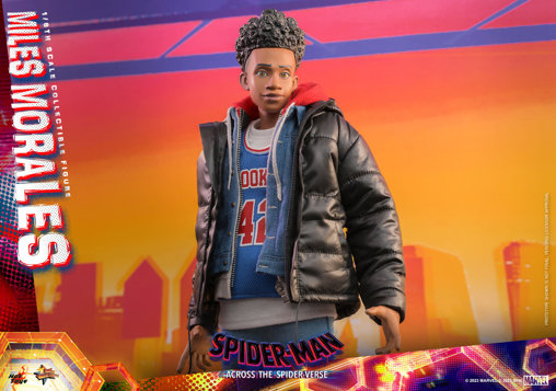 Spider-Man - Across the Spider-Verse: Miles Morales, 1/6 Figur von Hot Toys