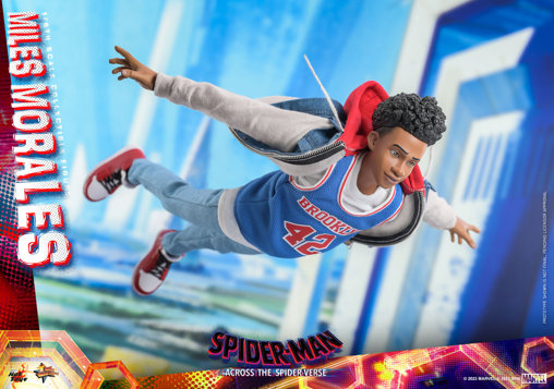 Spider-Man - Across the Spider-Verse: Miles Morales, 1/6 Figur von Hot Toys