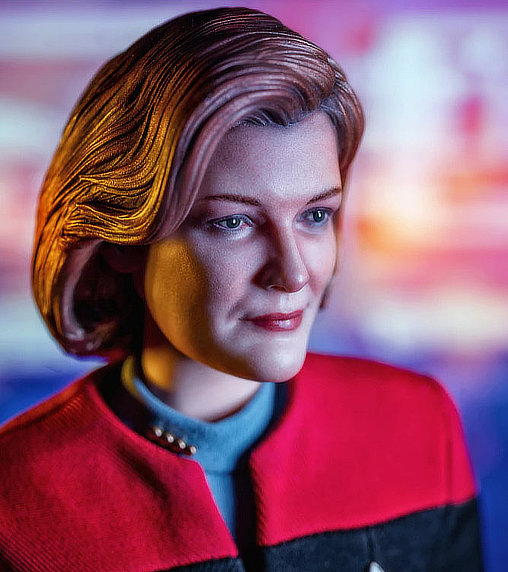 Star Trek - Voyager: Captain Kathryn Janeway, 1/6 Figur von EXO-6