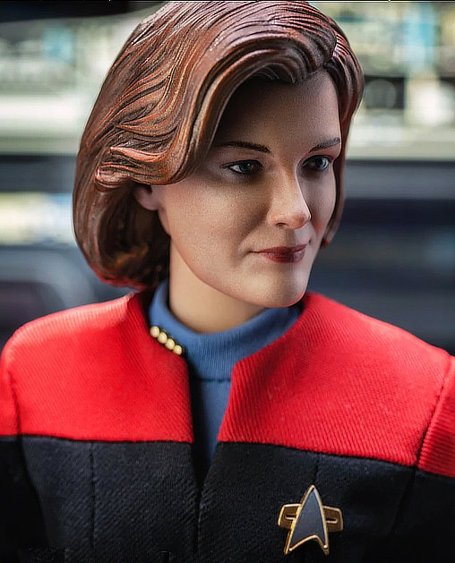 Star Trek - Voyager: Captain Kathryn Janeway, 1/6 Figur von EXO-6