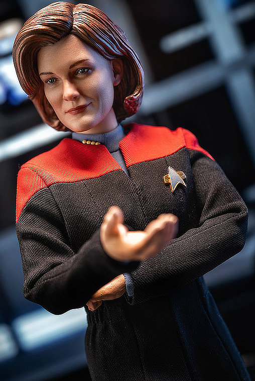 Star Trek - Voyager: Captain Kathryn Janeway, 1/6 Figur von EXO-6