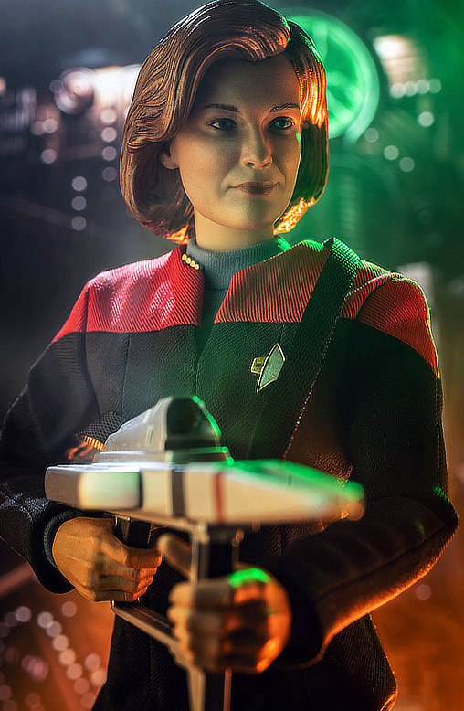 Star Trek - Voyager: Captain Kathryn Janeway, 1/6 Figur von EXO-6