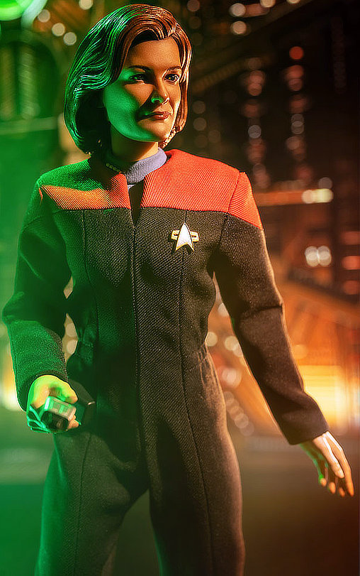 Star Trek - Voyager: Captain Kathryn Janeway, 1/6 Figur von EXO-6