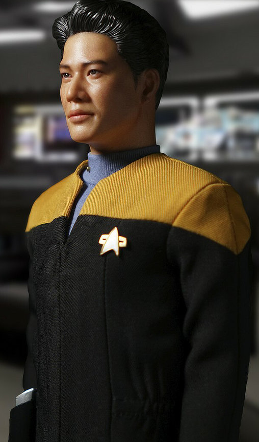 Star Trek - Voyager: Ensign Harry Kim, 1/6 Figur von EXO-6