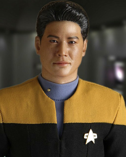 Star Trek - Voyager: Ensign Harry Kim, 1/6 Figur von EXO-6