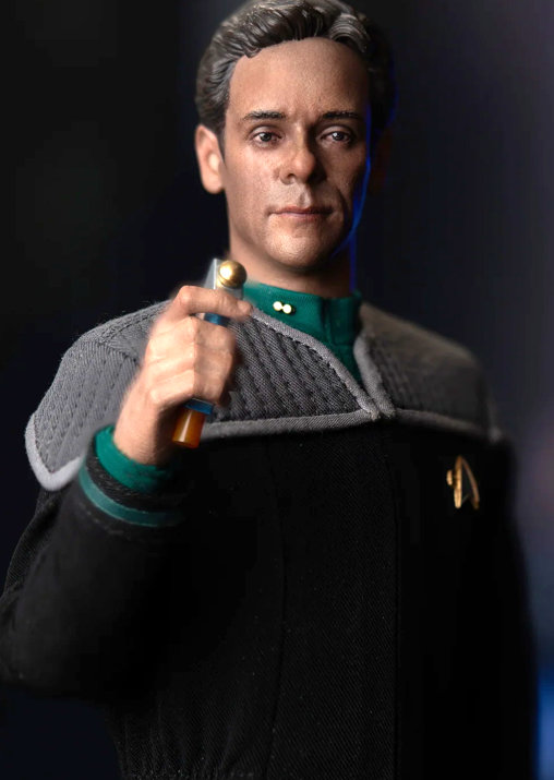 Star Trek - Deep Space Nine: Chief Medical Officer Lt Julian Bashir, 1/6 Figur von EXO-6