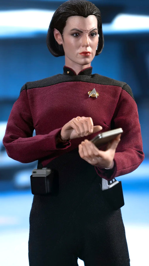 Star Trek - The Next Generation: Ensign Ro Laren, 1/6 Figur von EXO-6
