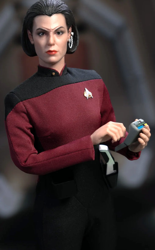 Star Trek - The Next Generation: Ensign Ro Laren, 1/6 Figur von EXO-6