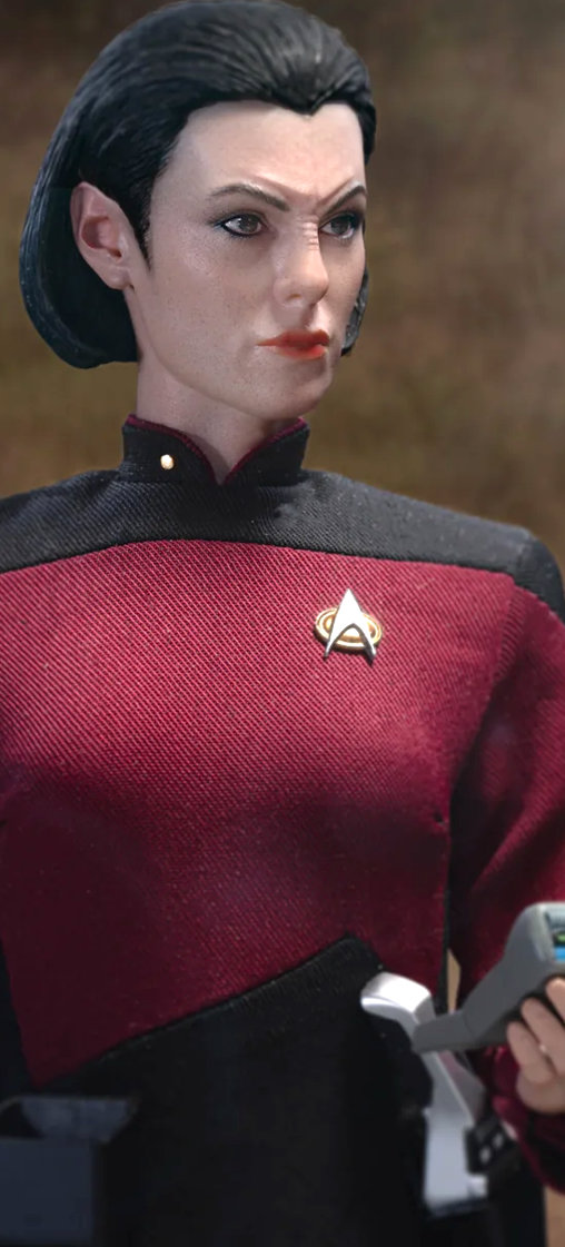Star Trek - The Next Generation: Ensign Ro Laren, 1/6 Figur von EXO-6