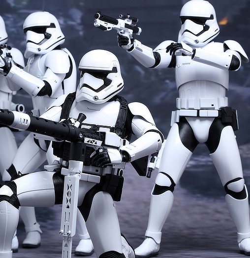 Star Wars - Episode VII - The Force Awakens: First Order Stormtrooper Set, 1/6 Figuren ... https://spaceart.de/produkte/sw027-star-wars-first-order-stormtrooper-set-figuren-hot-toys-mms319-902437-4897011178103-spaceart.php