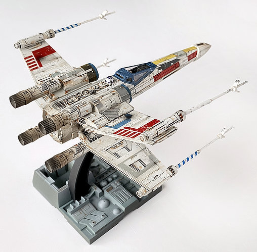 Star Wars - Episode IV - A New Hope: Red-5 Luke Skywalker T-65 X-Wing Fighter, Fertig-Modell von SPACEart