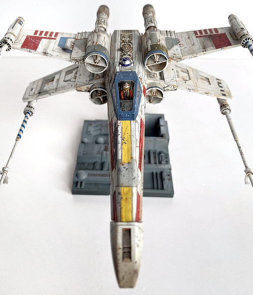 Star Wars - Episode IV - A New Hope: Red-5 Luke Skywalker T-65 X-Wing Fighter, Fertig-Modell von SPACEart