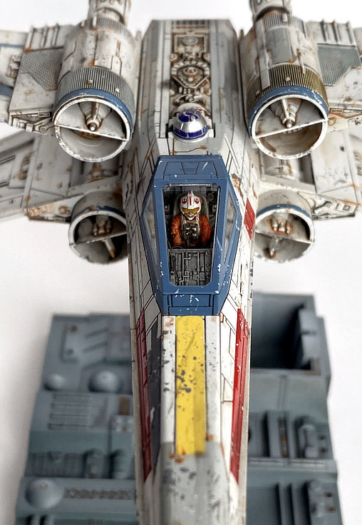 Star Wars - Episode IV - A New Hope: Red-5 Luke Skywalker T-65 X-Wing Fighter, Fertig-Modell von SPACEart