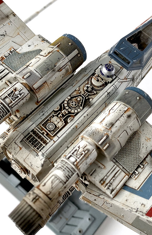 Star Wars - Episode IV - A New Hope: Red-5 Luke Skywalker T-65 X-Wing Fighter, Fertig-Modell von SPACEart