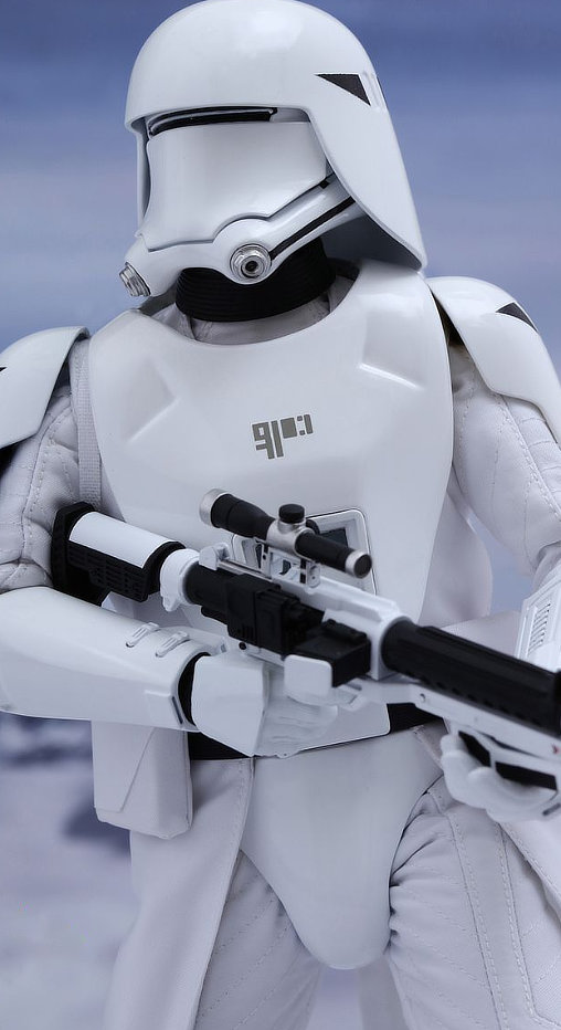 Star Wars - Episode VII - The Force Awakens: First Order Snowtrooper, 1/6 Figur von Hot Toys