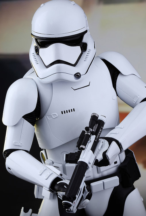 Star Wars - Episode VII - The Force Awakens: First Order Stormtrooper, 1/6 Figur von Hot Toys