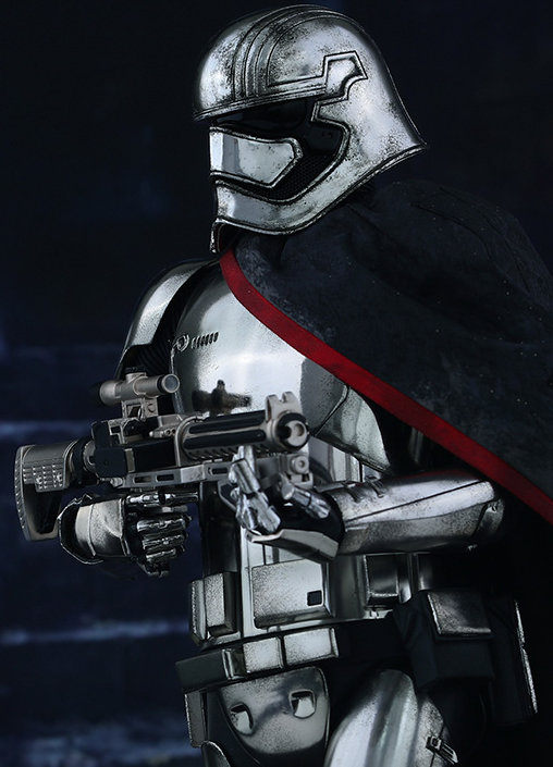 Star Wars - Episode VII - The Force Awakens: Captain Phasma, 1/6 Figur von Hot Toys
