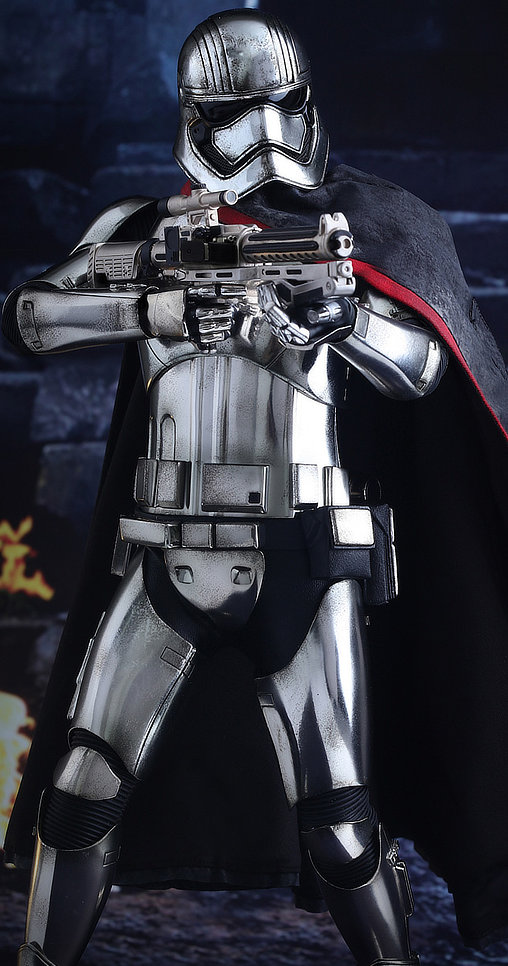 Star Wars - Episode VII - The Force Awakens: Captain Phasma, 1/6 Figur von Hot Toys