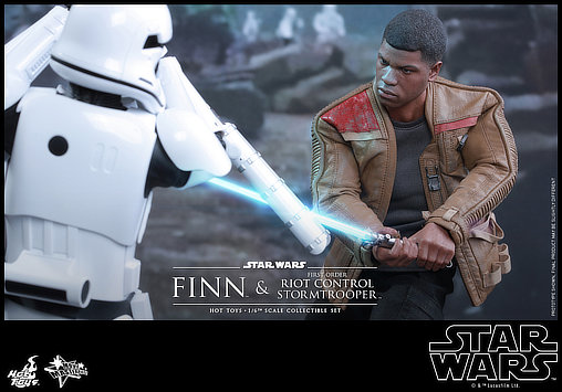 Star Wars - Episode VII - The Force Awakens: Finn und First Order Riot Control Stormtrooper, 1/6 Figur von Hot Toys