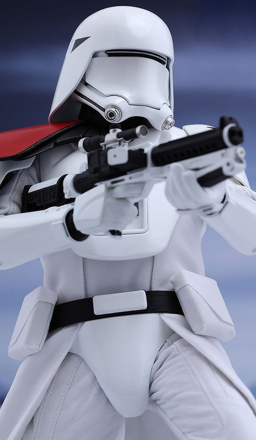 Star Wars - Episode VII - The Force Awakens: First Order Snowtrooper Officer, 1/6 Figur von Hot Toys