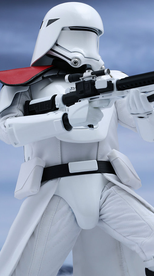 Star Wars - Episode VII - The Force Awakens: First Order Snowtrooper Officer, 1/6 Figur von Hot Toys