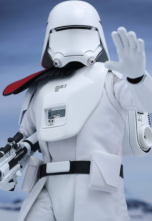 Star Wars - Episode VII - The Force Awakens: First Order Snowtrooper Officer, 1/6 Figur von Hot Toys