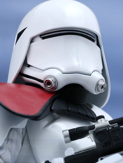 Star Wars - Episode VII - The Force Awakens: First Order Snowtrooper Officer, 1/6 Figur von Hot Toys
