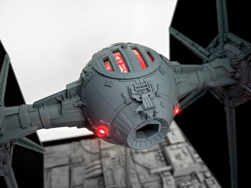 Star Wars - Episode IV - A New Hope: TIE Fighter - Deluxe Diorama, Diorama von SPACEart