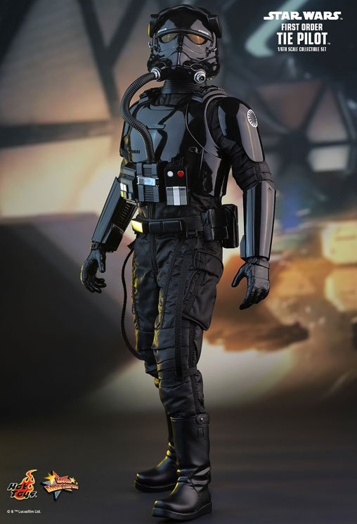 Star Wars - Episode VII - The Force Awakens: First Order TIE Pilot, 1/6 Figur von Hot Toys