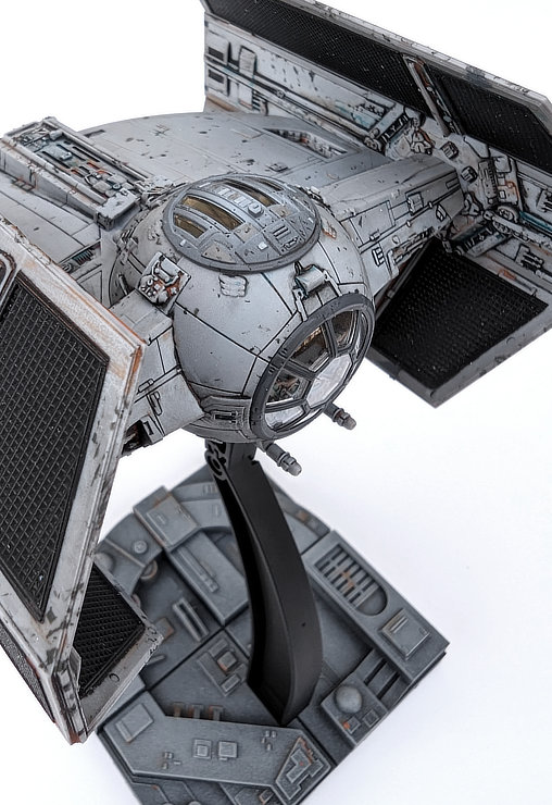 Star Wars - Episode IV - A New Hope: Darth Vaders Advanced X1 TIE Fighter, Fertig-Modell von SPACEart