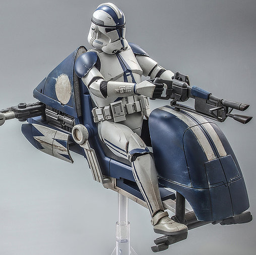 Star Wars - The Clone Wars: Heavy Weapons Clone Trooper und BARC Speeder mit Sidecar, 1/6 Figur von Hot Toys
